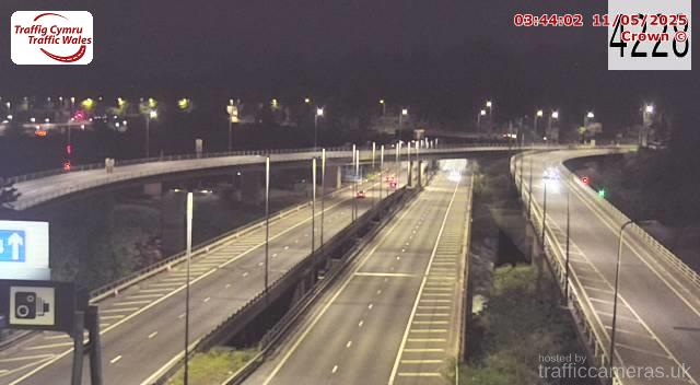 M4 - J25A Grove Park / A4042 (E)