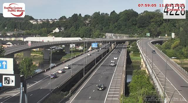 M4 - J25A Grove Park / A4042 (E)