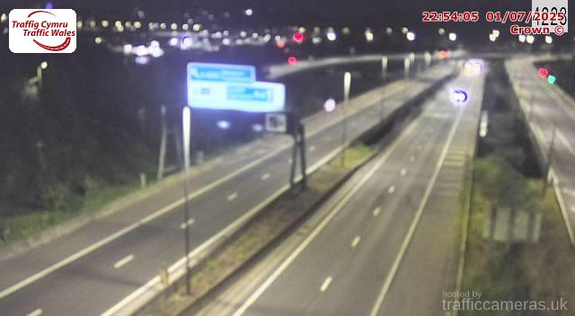 M4 - J25A Grove Park / A4042 (E)
