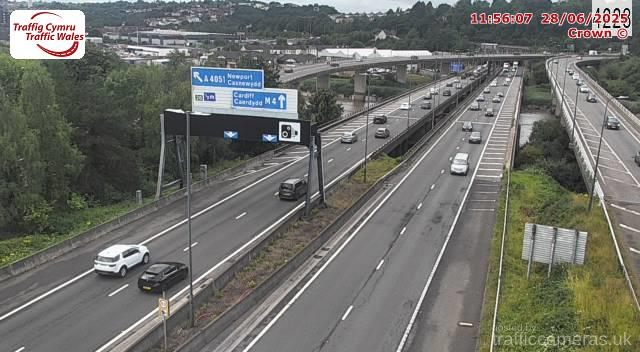M4 - J25A Grove Park / A4042 (E)