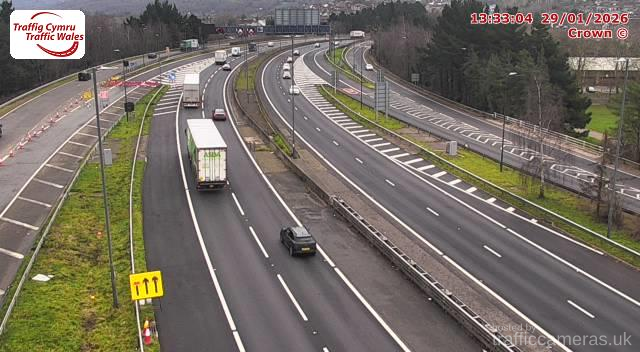 M4 - J25A Grove Park / A4042 (E)