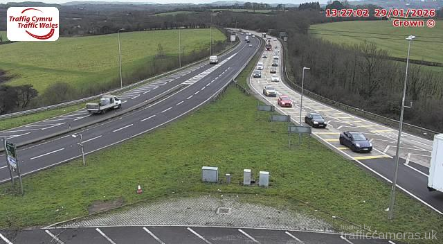 M4 - J33 Capel Llanilltern (W)