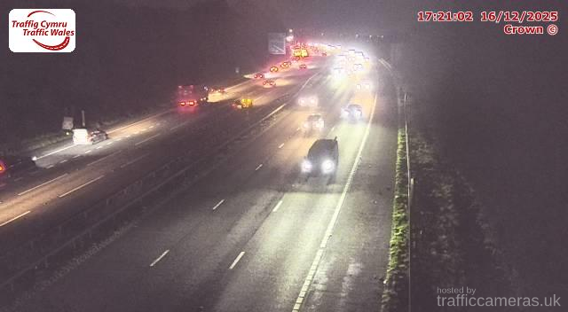 M4 - J33 West of Capel Llanilltern