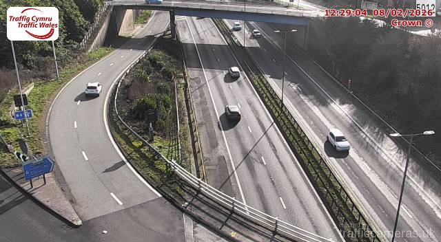 M4 - J44 Lon Las (E)