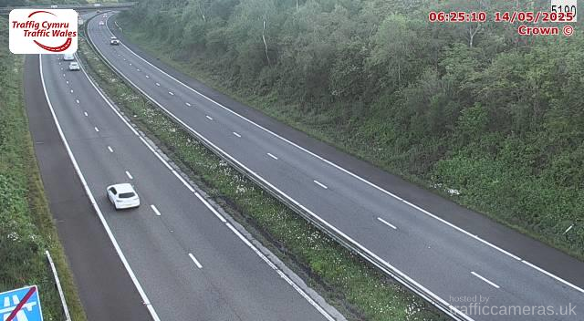 M4 - J48 - 49 Dyffryn Farm