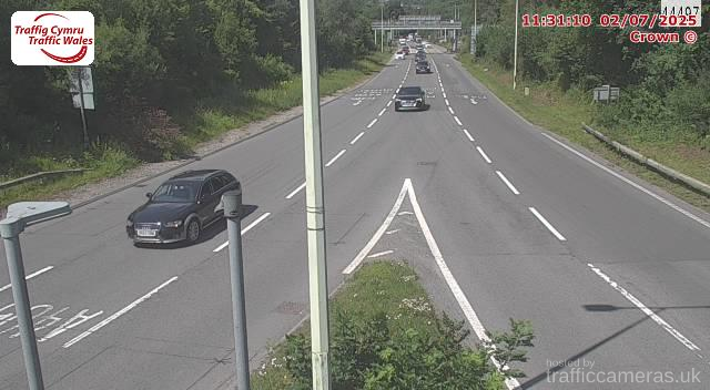 M4 - J32 Coryton E/B Onslip