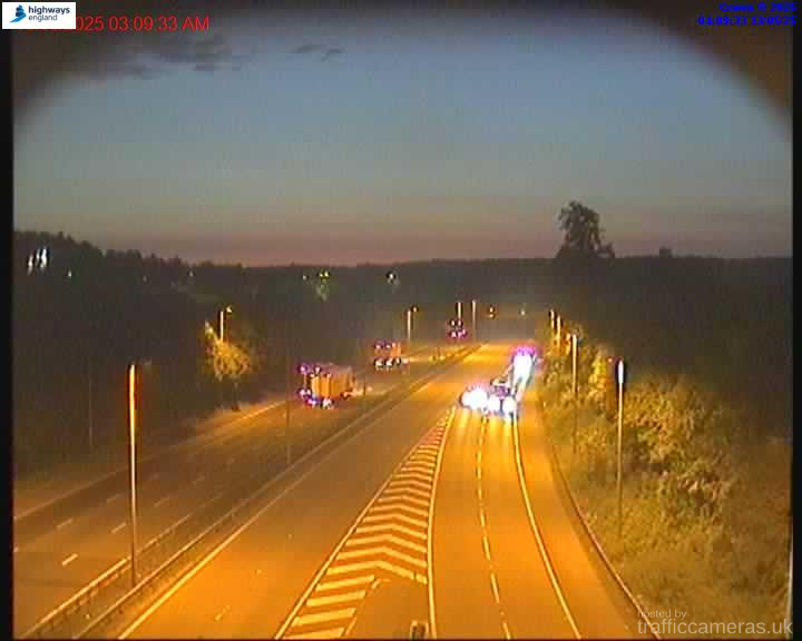 M25 25/2A J5