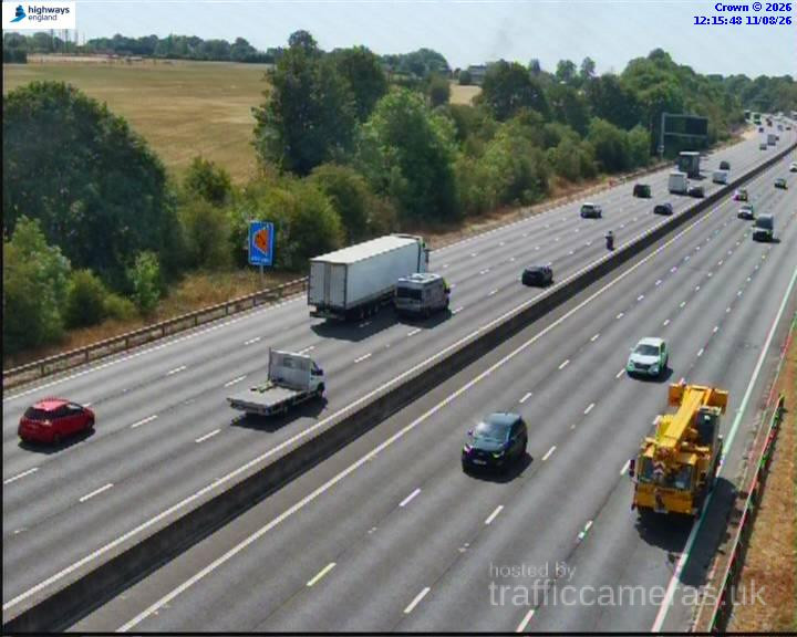 M1 Junction 32