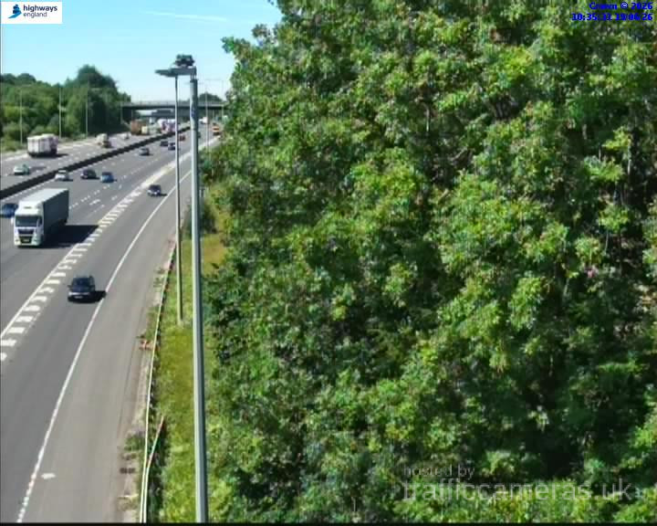 M1 218 4b junction 28
