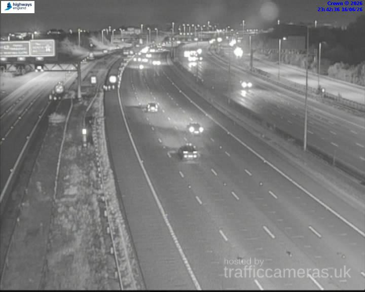 M1 52 7a junction 10 11